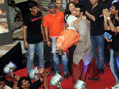 Ranbir rocks at the live concert of 'Rockstar' Ranbir rocks at the live concert of 'Rockstar'