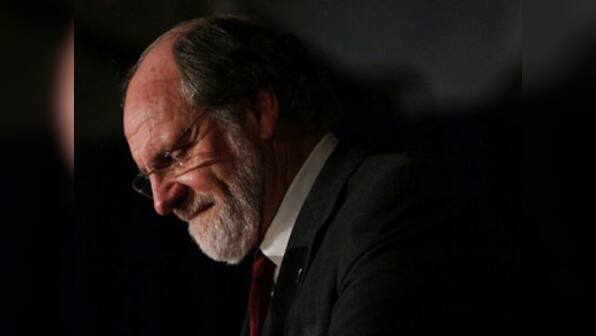 Corzine resigns from bankrupt MF Global, hires defence lawyer