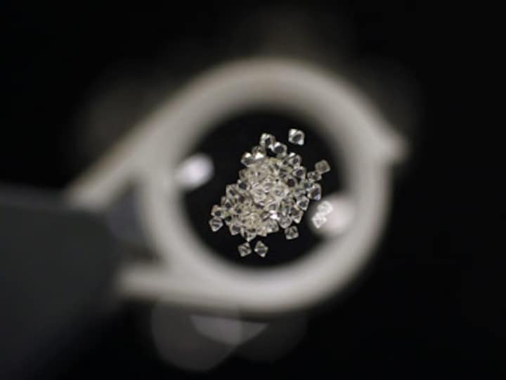 Hundreds flood Andhra villages after farmer finds diamond worth Rs 17 lakh