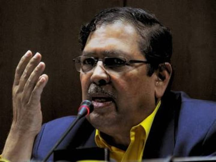 Foolish to expect blackmoney in Swiss banks, says Hegde