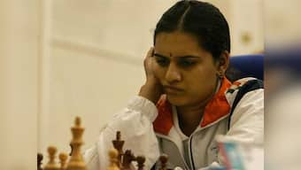 Humpy draws, Yifan is world champion again