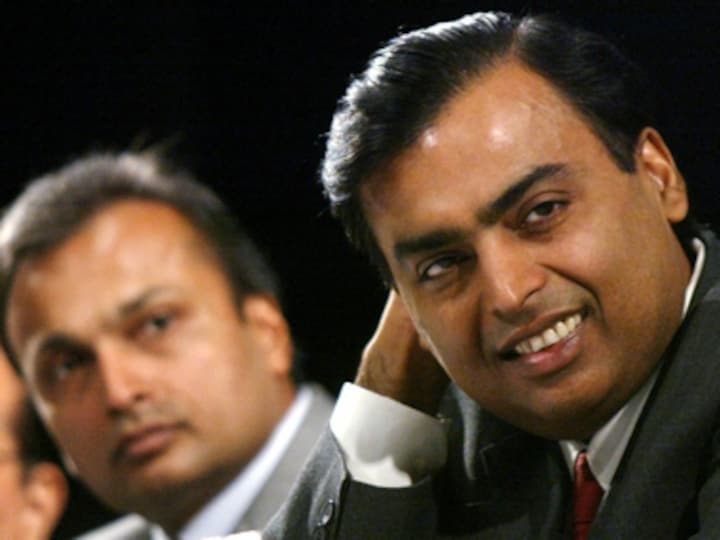 Are Mukesh and Anil Ambani feeling bhai-bhai again? 