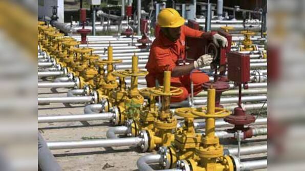 Govt to stick to Rs 40,000 cr disinvestment target: Pranab