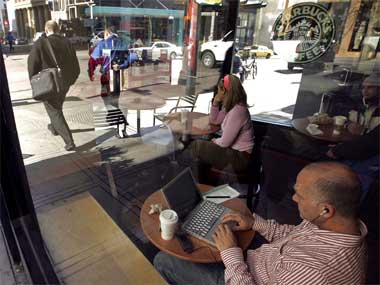 Public Wi-Fi hotspots to grow fourfold by 2015: Study Public Wi-Fi hotspots to grow fourfold by 2015: Study
