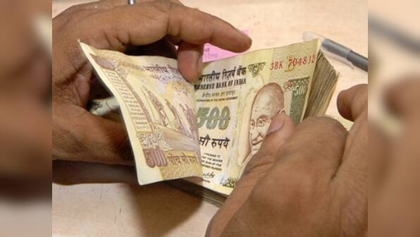 Should RBI help to prop up the rupee?