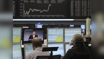 Wall Street bonuses set to fall by 20-30% in 2011: Survey