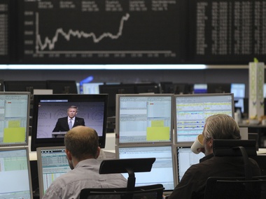 Wall St falls as eurozone fears return to haunt investors Wall St falls as eurozone fears return to haunt investors