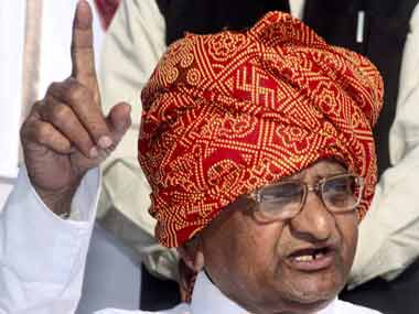 Hazare writes to PM, takes anti-graft crusade to Bengaluru Hazare writes to PM, takes anti-graft crusade to Bengaluru