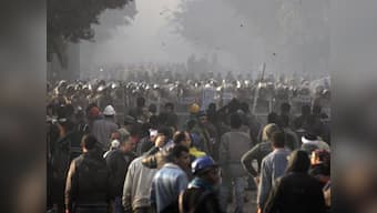 Egypt protests: Clashes continue in Tahrir Square