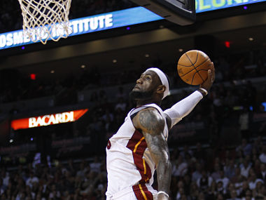 NBA: Lakers win, Heat staggers home against Celtics NBA: Lakers win, Heat staggers home against Celtics