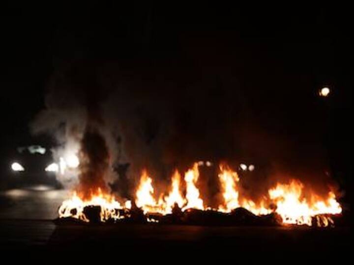 Protestors, police clash for third day in Bahrain along highway west