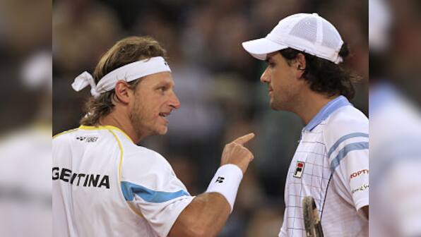 Argentina cling on in Davis Cup with doubles win