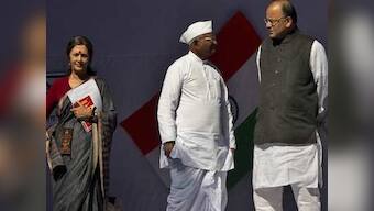 Tactically smart Team Anna isolates Congress, ensures BJP, CPI support