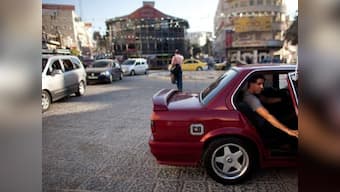Car sales: Is grabbing the year-end discount worth it?  