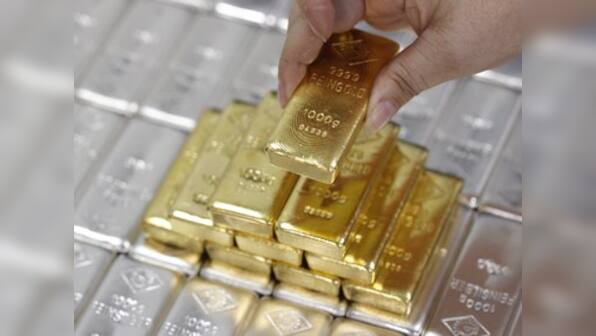 Gold seen falling further from 1-wk low; silver to follow