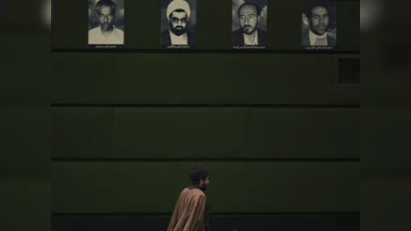 Neighbours eye Iraq's sectarian rift with unease