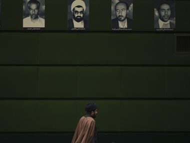 Neighbours eye Iraq's sectarian rift with unease Neighbours eye Iraq's sectarian rift with unease