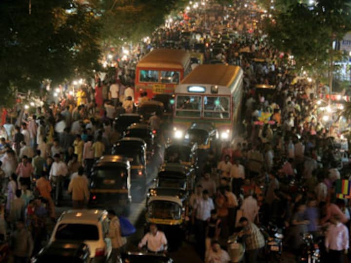 Is Maximum City scary and impossible to live in?