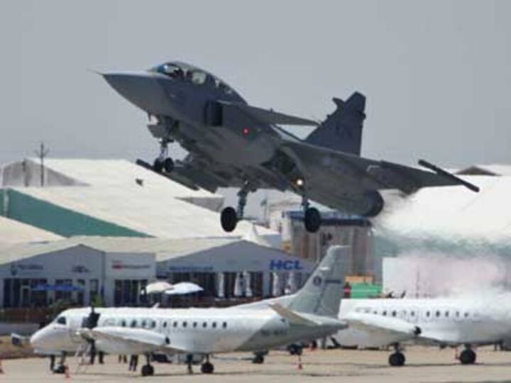 Navy readies Mumbai for President's Fleet Review