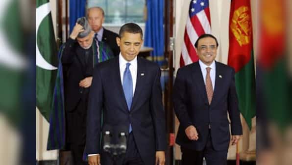 Obama dials Zardari, says NATO raid not deliberate
