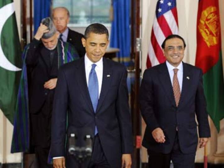 Obama dials Zardari, says NATO raid not deliberate