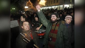 Putin's fading appeal: Protesters chant 'Revolution'