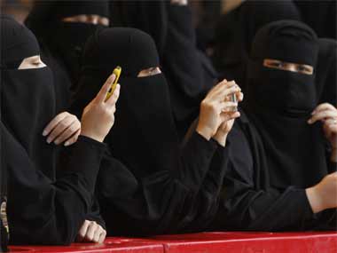 Saudi women to run, vote in 2015 polls without male approval Saudi women to run, vote in 2015 polls without male approval