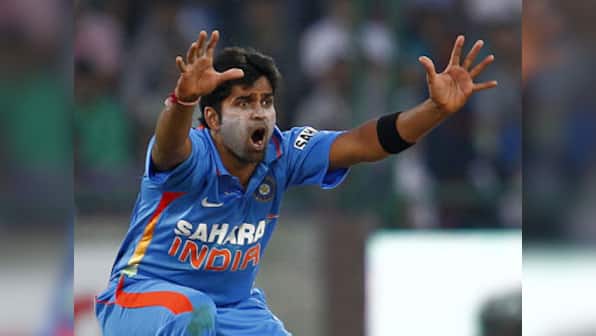 Vinay Kumar to replace injured Aaron for Australia test series