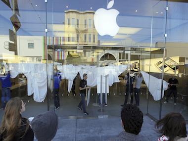 Apple's blockbuster results tribute to Jobs' disruptive legacy Apple's blockbuster results tribute to Jobs' disruptive legacy