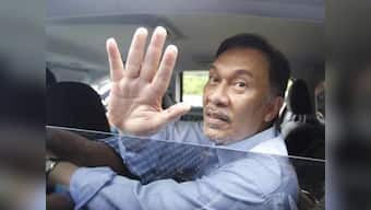 Mahathir Mohamad says Malaysia's king has agreed to pardon Anwar Ibrahim, paving way for jailed leader's return to politics