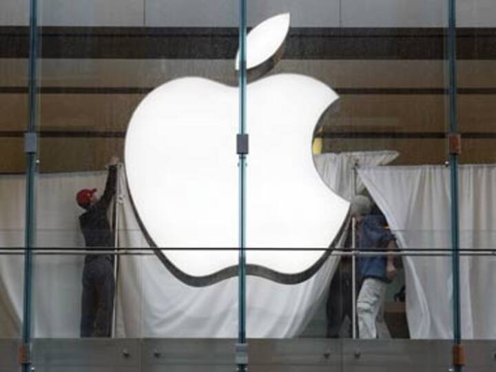 Apple hires Adobe's former vice president to lead iAd