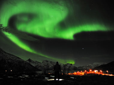 Solar storm lights up the night with dazzling auroras Solar storm lights up the night with dazzling auroras