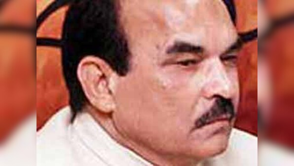 DP Yadav terms SP a family party