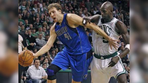 Dirk steers Mavs to 90-85 win over Boston
