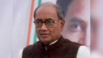 BJP's tall leaders dwarfed after Uma's entry: Digvijaya