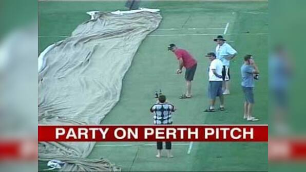 Bizarre: It's customary to drink beer on the pitch? 