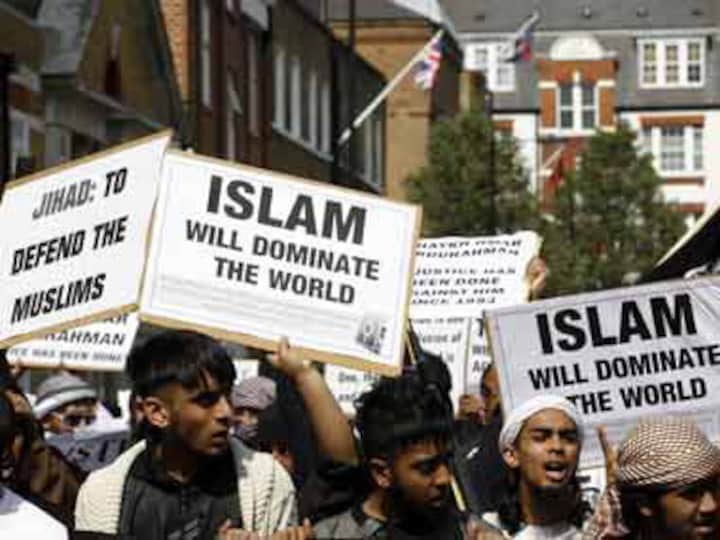 Will an Islamic flag fly over the White House some day?