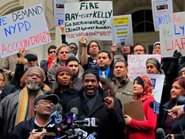 Muslim groups call for NYPD commissioner to step down
