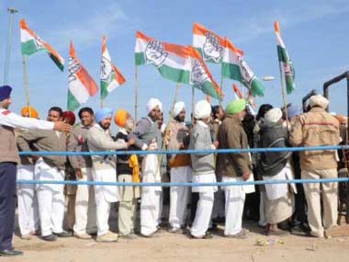 Sukhbir, Amarinder trade charges against each other Sukhbir, Amarinder trade charges against each other