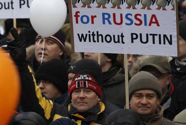 Police arrest anti-Putin protesters in Moscow Police arrest anti-Putin protesters in Moscow