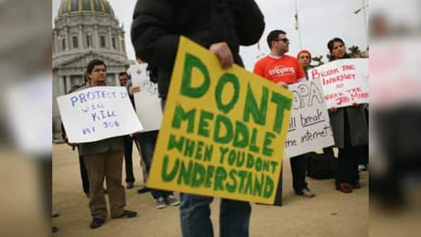 US lawmakers try hard to keep SOPA going