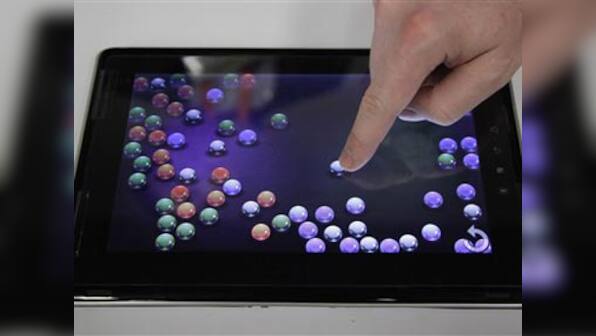 CES 2012 : Smartphones that let you feel a heartbeat