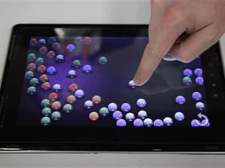 CES 2012 : Smartphones that let you feel a heartbeat