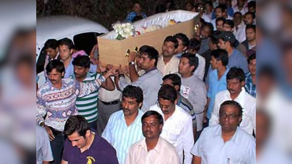 Anuj Bidve laid to rest, Pune bids tearful adieu