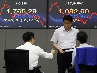 Markets on freefall: Sensex crashes over 3,100 points to 32,587; Nifty plunges 932 points at 9,526; ITC, Axis Bank, SBI, ONGC trade in red Markets on freefall: Sensex crashes over 3,100 points to 32,587; Nifty plunges 932 points at 9,526; ITC, Axis Bank, SBI, ONGC trade in red