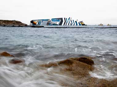 Costa limits legal fallout, offers compensation Costa limits legal fallout, offers compensation