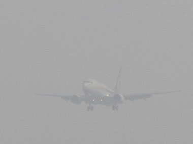 Fog plays havoc with air and rail traffic Fog plays havoc with air and rail traffic