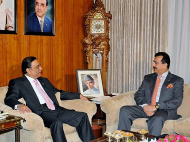 Gilani calls Zardari the pace attack bowler of his team Gilani calls Zardari the pace attack bowler of his team