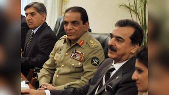 Former PM Shujaat Hussain will mediate between Gilani and Kayani