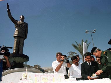 Iraq wants Saddam Hussein's bronze butt back Iraq wants Saddam Hussein's bronze butt back